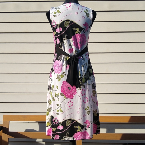White floral keyhole dress size Small - Picture 3 of 11
